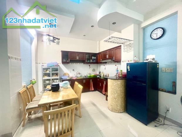 Gấp Bán, Hẻm 6m, 84m2, 4 Tầng, Gần KDC CityLand, LotteMart, 6 Tỷ Hơn - 2