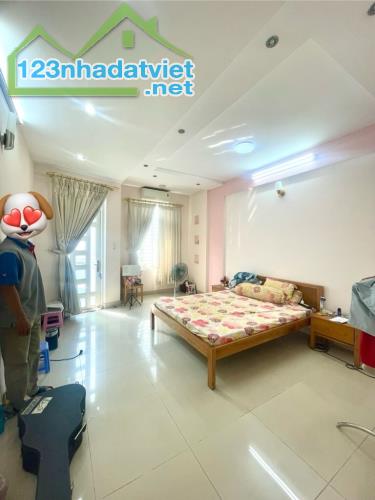 Gấp Bán, Hẻm 6m, 84m2, 4 Tầng, Gần KDC CityLand, LotteMart, 6 Tỷ Hơn - 3