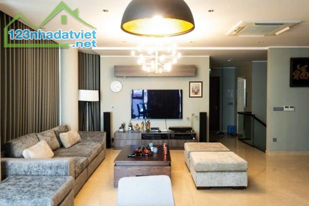 Bán Tòa Kinh Doanh Mặt Phố - Lạc Long Quân - 115m2 x 8T - MT 9.5 - Vỉa hè 5m - Hướng TB