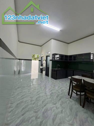 Nhà cấp 4, SHR, 124,2m2, mới keng, Tân Thông Hội, Giá 935 Triệu. - 2