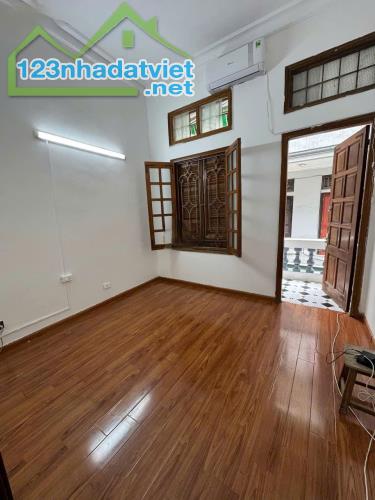 Cho thuê nhà riêng nguyên căn tại Ngõ chợ Khâm Thiên, Đống Đa, Hà N