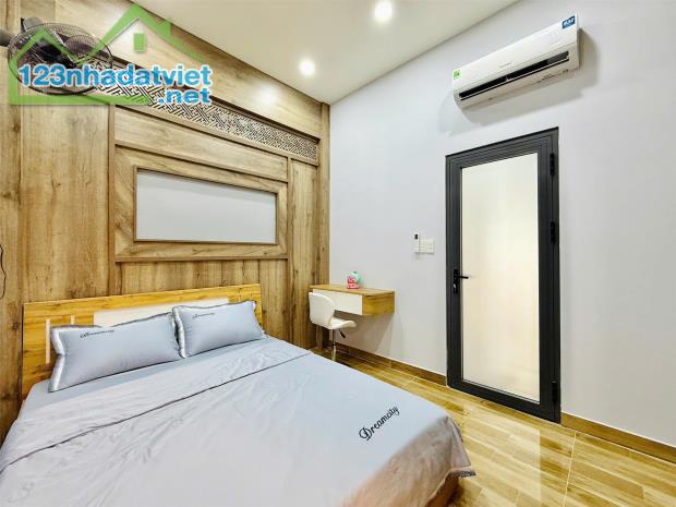 Nhà bán đường Thống Nhất, Gò Vấp, nội thất đẹp, DT 36m2, 2 tầng, sổ vuông đẹp, 4.450 tỷ