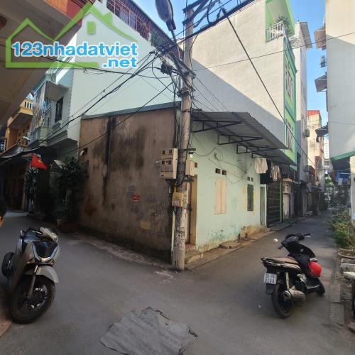 BÁN NHÀ LÔ GÓC NGÔ QUYỀN, Ô TÔ ĐỖ CỬA, DT 47M, 1T, MT 8M, GIÁ 8,7 TỶ.
