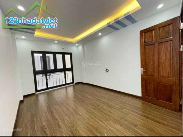 Bán nhà tại ĐH Công Nghiệp Nhổn, ĐH Thành Đô Nam Từ Liêm, dt 34m2 * 5T giá 3,9 tỷ. LH: - 2