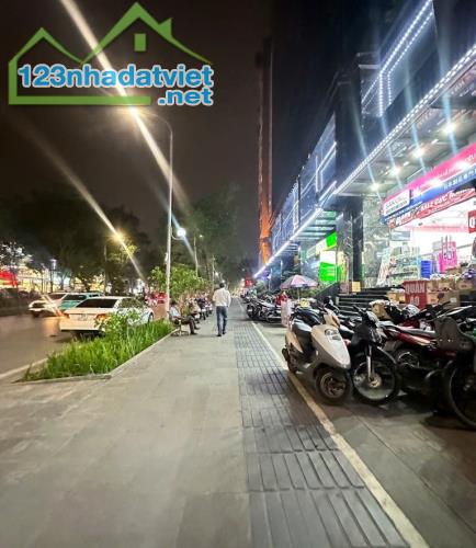 Bán gấp nhà ngõ 165 Thái Hà - DT 48,5m2 4T - 2 thoáng - Sổ đẹp cc - Giá 10,7 tỷ (có TL)