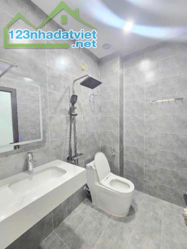 NHÀ DÂN XÂY, ĐƯỜNG Ô TÔ TRÁNH, 43M2, HƠN 4M MẶT TIỀN, LA PHÙ, HOÀI ĐỨC NHỈNH 6 TỶ - 4