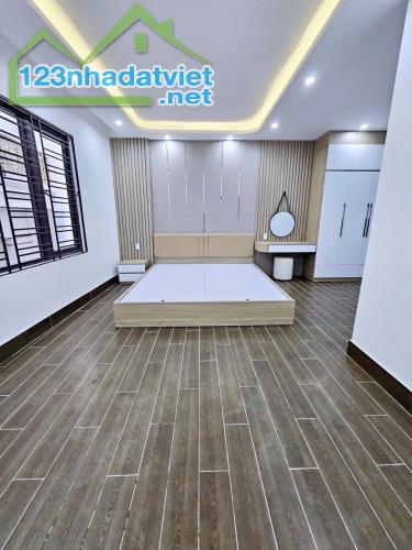 KINH DOANH, OTO, Phố Hoàng Mai, Q.Hoàng Mai 39m2 x 5 tầng 7,x tỷ, có TL - 3