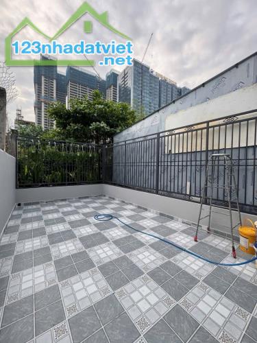 Bán nhà mới Huỳnh Tấn Phát, p.Tân Phú Q7, cách Phú Mỹ Hưng 300m. 105m2 [4×26] 3 tầng, 7tyx - 3