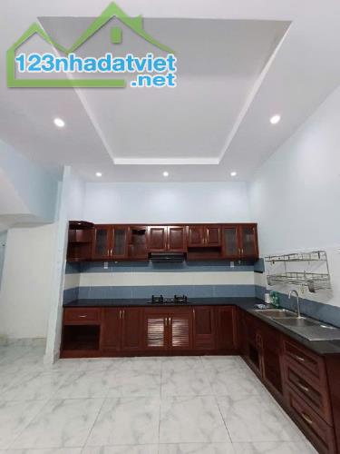 Bán nhà Quận 11, đường Âu Cơ, 55m2, 3 tầng, hẻm 5m, 8.3 tỷ - 2