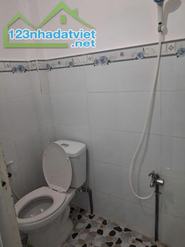 Chính chủ cần cho thuê Nhà cấp 4 giá rẻ 35m2 - 4