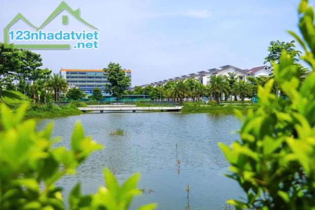 Đầu tư ngay!Nhà phố Centa Riverside 120m2 Singapore cạnh Hà Nội, giá gốc chủ đầu tư, 09819 - 1