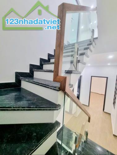 Bán nhà Miếu Hai Xã, Dư Hàng Kênh, Lê Chân, Hải Phòng. 3,5 tầng, 60m2, 3,79 tỷ. Ngang 4m, - 2