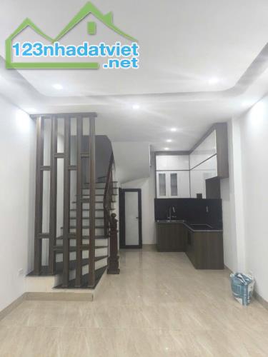 Bán nhà đẹp Ngọc Thụy -Long Biên , nhỉnh 5tỷ - 2