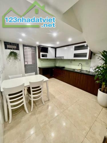 Bán nhà phố Tô Hiệu Hà Đông Diện Tích 40m2 5 T MT 3.2m Giá 9.5 tỷ Ngõ thông - 1