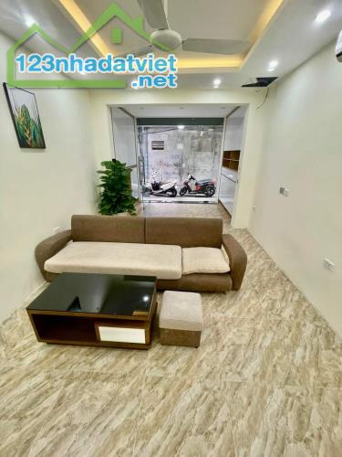 Bán nhà phố Tô Hiệu Hà Đông Diện Tích 40m2 5 T MT 3.2m Giá 9.5 tỷ Ngõ thông - 2