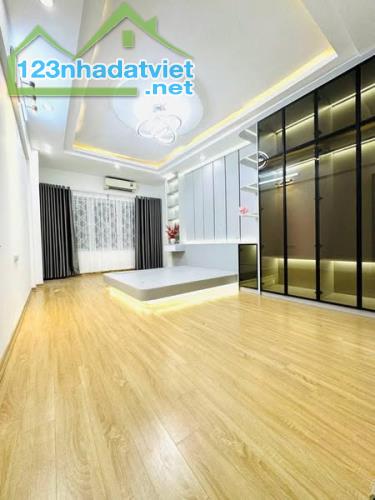 Bán Nhà Phố Nguyễn Văn Cừ, Long Biên 42m2 5 Tầng Gara, Ngõ Thông Kinh Doanh Nhỉnh 10 Tỷ - 3