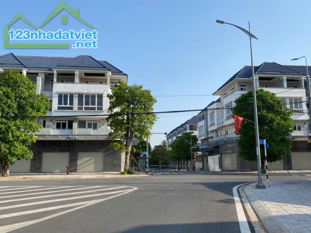 Bán căn shophouse mặt tiền khu biệt thự Văn Hoa Villas, đường Nguyễn Văn Hoa, 20 tỷ - 4