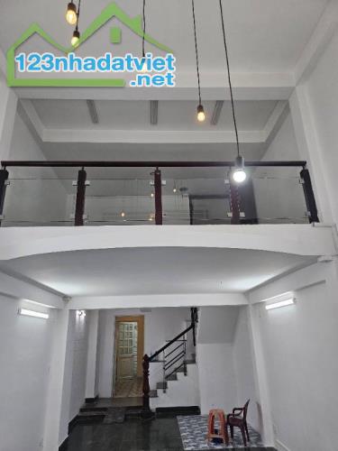 Cho thuê nhà Mặt tiền Tân Sơn Nhì 64m2, 3Lầu, 26Triệu