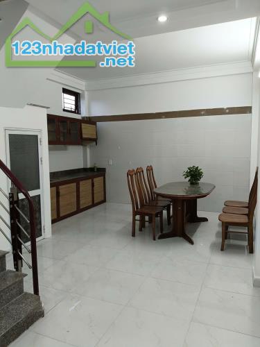 Bán nhà 3 tầng Đằng Hải,Hải An.38m2.Mặt tiền 4,47m.Chỉ 1,85tỷ - 3