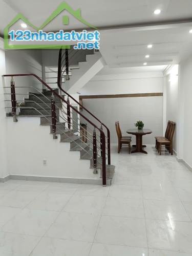 Bán nhà 3 tầng Đằng Hải,Hải An.38m2.Mặt tiền 4,47m.Chỉ 1,85tỷ - 2