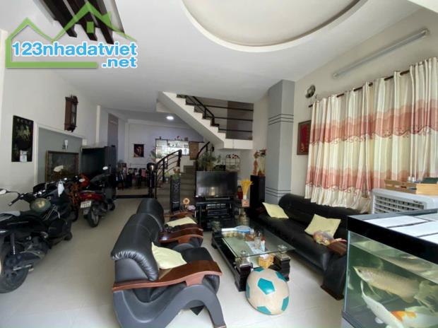 GIÁ GIẢM SỐC - 11 TỶ - NHÀ HXH HOÀNG HOA THÁM, P.13, TÂN BÌNH - NGANG 6M, 90M² - 1