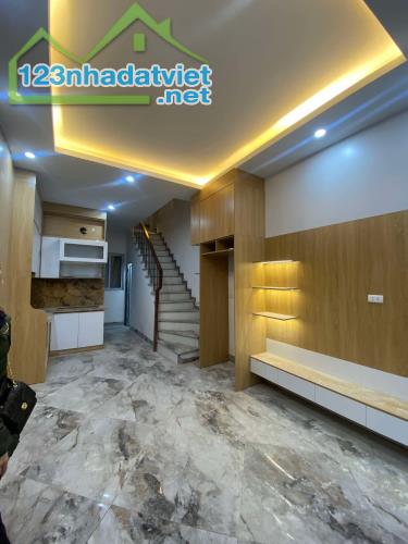 SIÊU HIẾM TÒA NHÀ LÔ GÓC NGÕ QUỲNH, MINH KHAI - XÂY MỚI 5 TẦNG THANG MÁY - OTO 20M - 1
