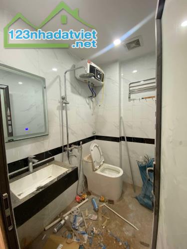 SIÊU HIẾM TÒA NHÀ LÔ GÓC NGÕ QUỲNH, MINH KHAI - XÂY MỚI 5 TẦNG THANG MÁY - OTO 20M - 4
