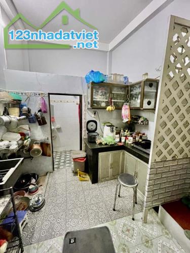 Nhà 3 tầng , Đoàn Văn Bơ, quận 4,dt 41mv chỉ hơn 3 tỷ - 2