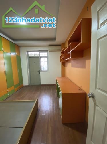Chung cư Bộ Kế Hoạch - Đầu Tư Đông Quan, Cầu Giấy. 84m; Tầng 7; Giá 5.9 tỷ - 2
