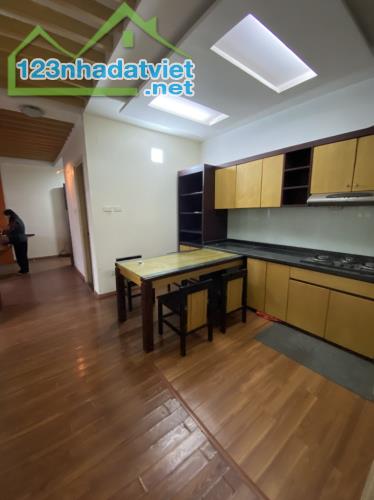 Chung cư Bộ Kế Hoạch - Đầu Tư Đông Quan, Cầu Giấy. 84m; Tầng 7; Giá 5.9 tỷ - 5