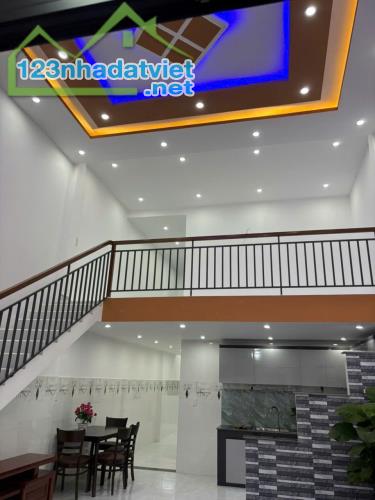 Nhà 100m2 – 3 Phòng Ngủ kiên cố - Miếu Bông – 2 tỷ 490 - 5