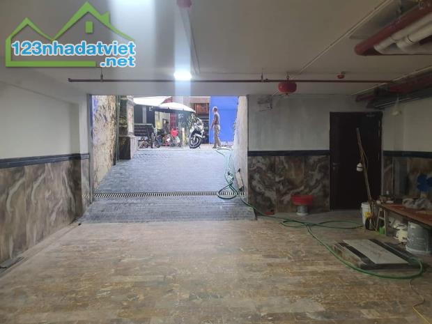 PHỐ NGUYỄN HOÀNG, TRUNG TÂM MỸ ĐÌNH – TÒA NHÀ 9 TẦNG THANG MÁY CÓ HẦM MỚI TINH