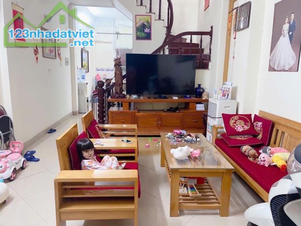 BÁN NHÀ PHÂN LÔ TÂY HỒ - Ô TÔ TRÁNH - NHÀ ĐẸP KENG