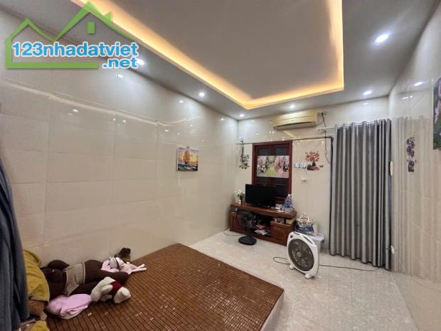 BÁN NHÀ PHÂN LÔ TÂY HỒ - Ô TÔ TRÁNH - NHÀ ĐẸP KENG - 2