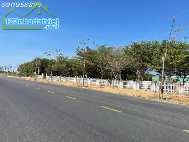 Bán đất thổ cư Đường Hùng Vương, Thị xã LaGi thổ cư 500m2 giá rẻ nhất view Biển