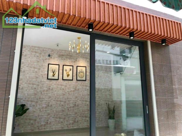 Nhà HXH 3.3*11m gần mặt tiền Bùi Minh Trực P5Q8 - 2