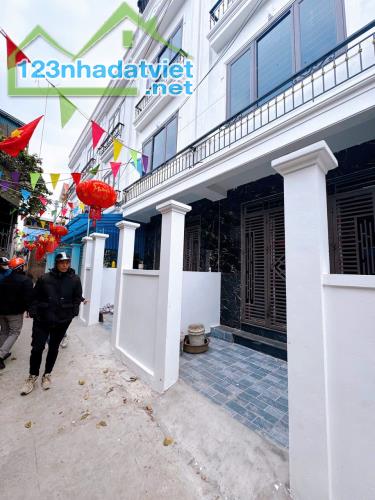 Siêu hiếm🏡 5T x 34m mới tinh,🚘 đỗ gần nhà,500M ra QL6,trường ,chợ,UBan