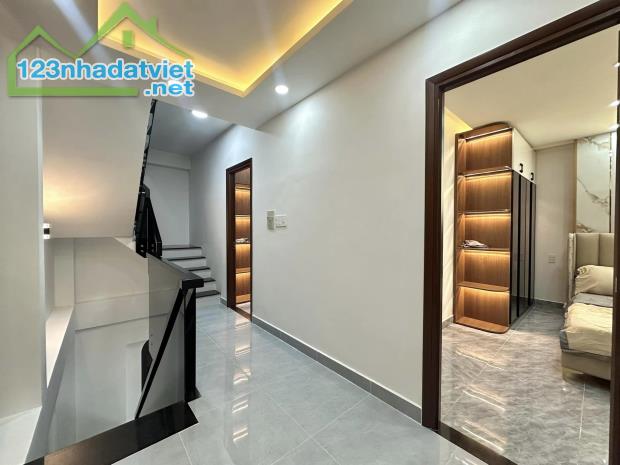 68m² Nhà Mặt Tiền Ngọc Thụy: Đừng Bỏ Lỡ! - 1