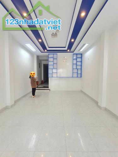 Bán nhà Tôn Quang Phiệt An Hải Bắc - 90m2 6 PN - Đường 7m5 vỉa hè 8m khu vực sầm uất.