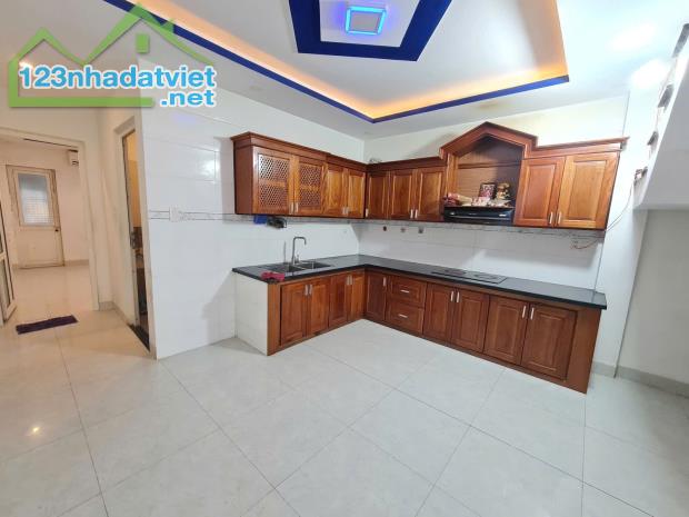 Bán nhà Tôn Quang Phiệt An Hải Bắc - 90m2 6 PN - Đường 7m5 vỉa hè 8m khu vực sầm uất. - 3