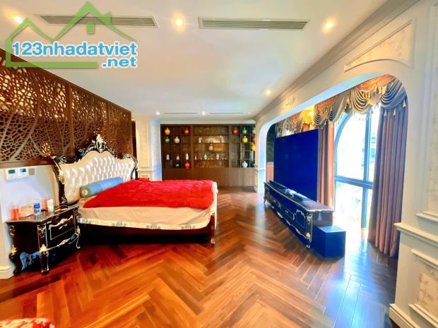 NHÀ MẶT PHỐ NGUYỄN ĐỈNH CHIỂU, HAI BA TRƯNG GẦN CÔNG VIÊN THỐNG NHẤT– 8 TẦNG THANG MÁY - 2