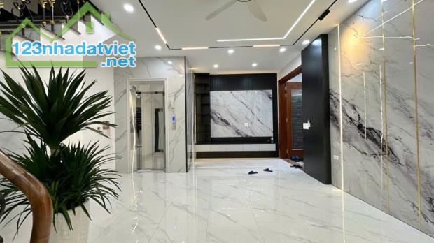 Nhà mới  ngõ 203  phố Kim Ngưu DT 72m2x5T thang máy full nội thất