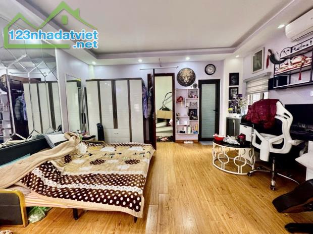 Bán nhà 5 tầng lô góc phố Hồ Tùng Mậu, Ngõ nông, Gần mặt phố, 3 thoáng, Tặng full nội thất - 1