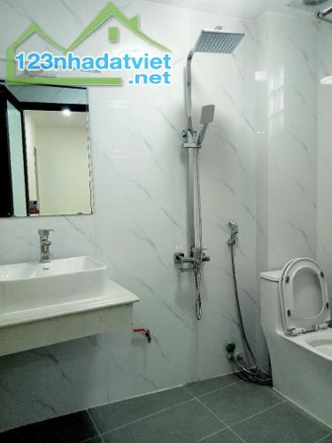 NHÀ MỚI TÂN LẬP, 5 TẦNG NỘI THẤT CƠ BẢN LIỀN TƯỜNG, 30M2, 4.3 TỶ.