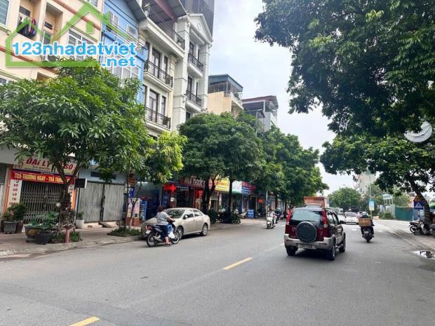 Siêu Phẩm Mặt Phố Đê La Thành Ba Đình 
83 m2 x 2 Tầng - Giá 35.8Tỷ - Thương Lượng cho - 2