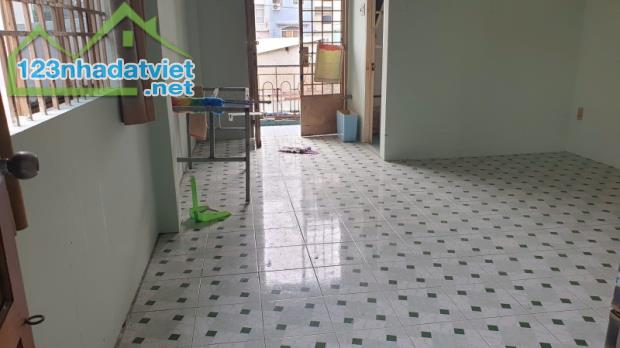 Gấp bán nhà Quận 1, dt 105m2, giá 30 tỷ, Mặt tiền thông Trần Nhật Duật. - 2