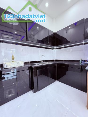 NHÀ MỚI Ở NGAI, 3 tầng, 54m2, Hiệp Thành 45, Q12, chỉ 4.89 tỷ.. - 4