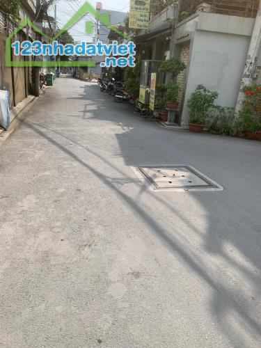 CỰC HIẾM! Nhà 3 tầng, hẻm ô tô thông, 54m2, Tân Thới Hiệp 20, Q12, chỉ 4,85 tỷ.