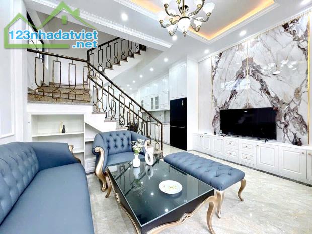 BÁN VILLA 3 TẦNG TUYỆT ĐẸP FULL NỘI THẤT KIỆT 82 QUẢNG TẾ, PHƯỜNG THUỶ XUÂN, TP HUẾ - 1