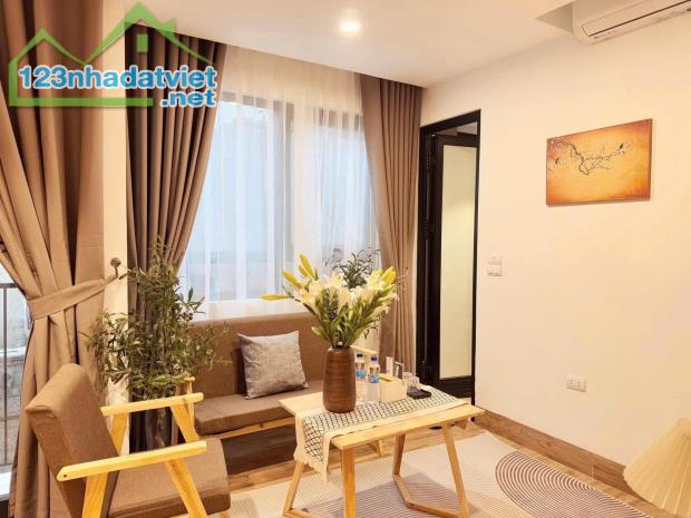 Bán tòa CHDV dòng tiền 3 tỷ 1 năm - Xuân La - 250m2 x 9T - Tầng hầm thang máy - 15m ra Phố - 4